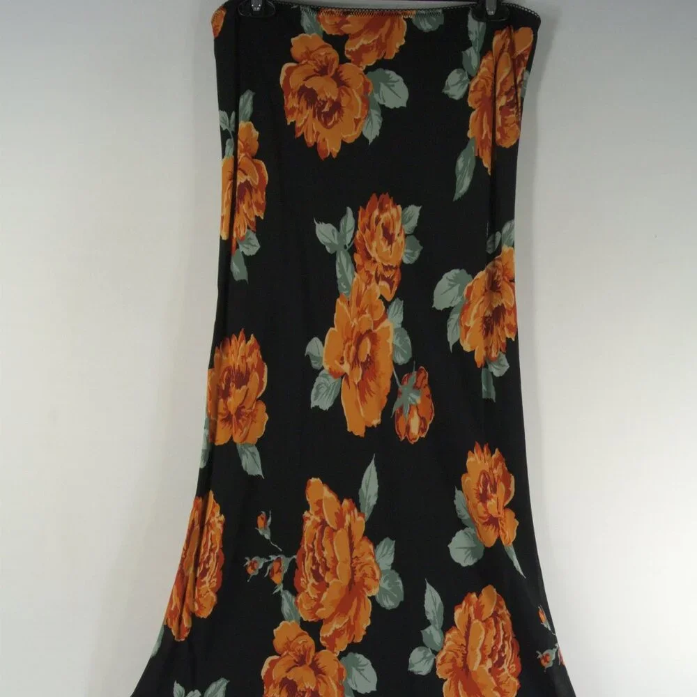 NEW Reformation Layla Skirt in Consuelo Black Floral Midi Size 6 #1629 - Picture 4 of 8